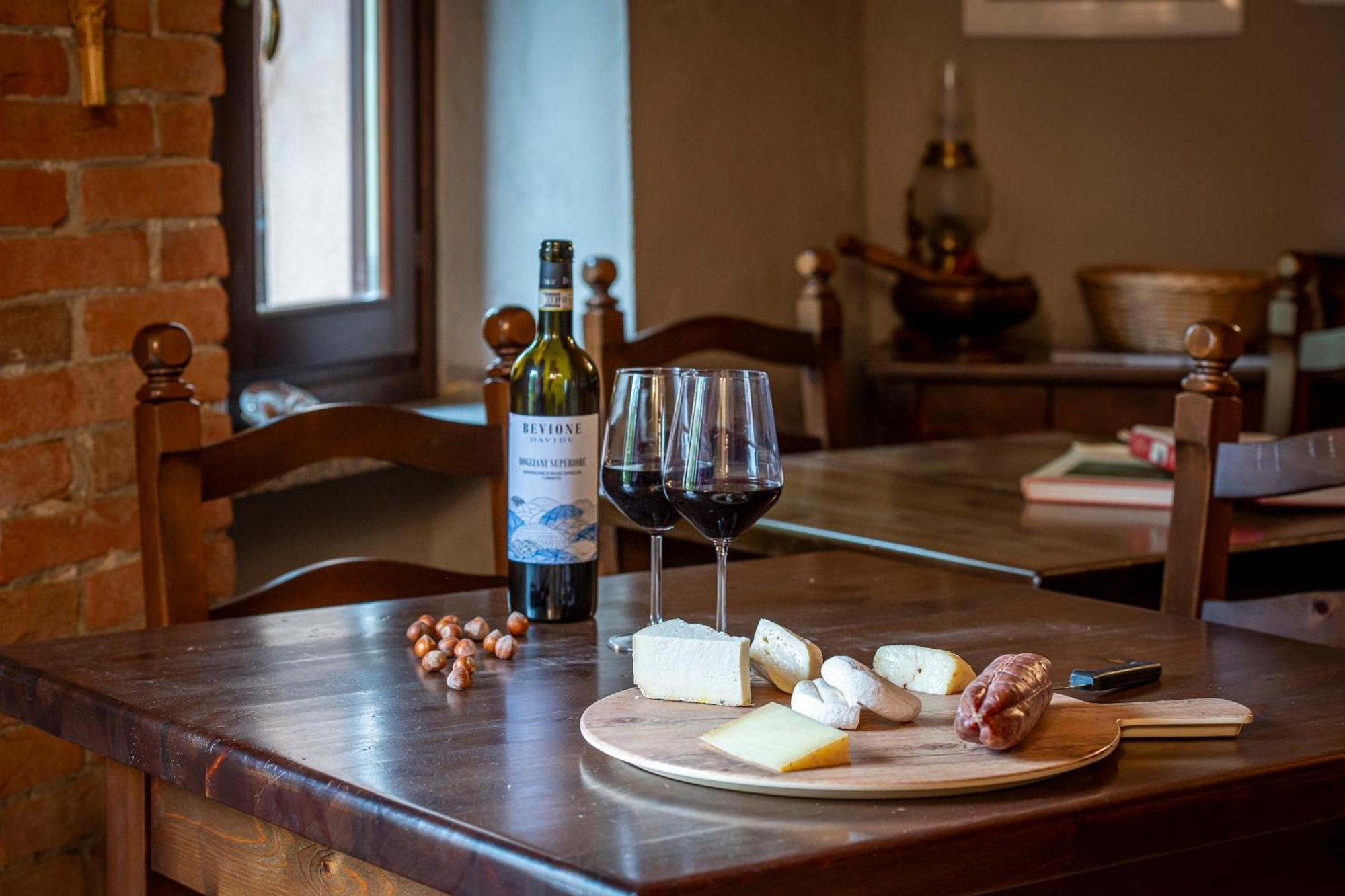 Agriturismo Cantine Bevione - Family Apartments Farigliano Экстерьер фото