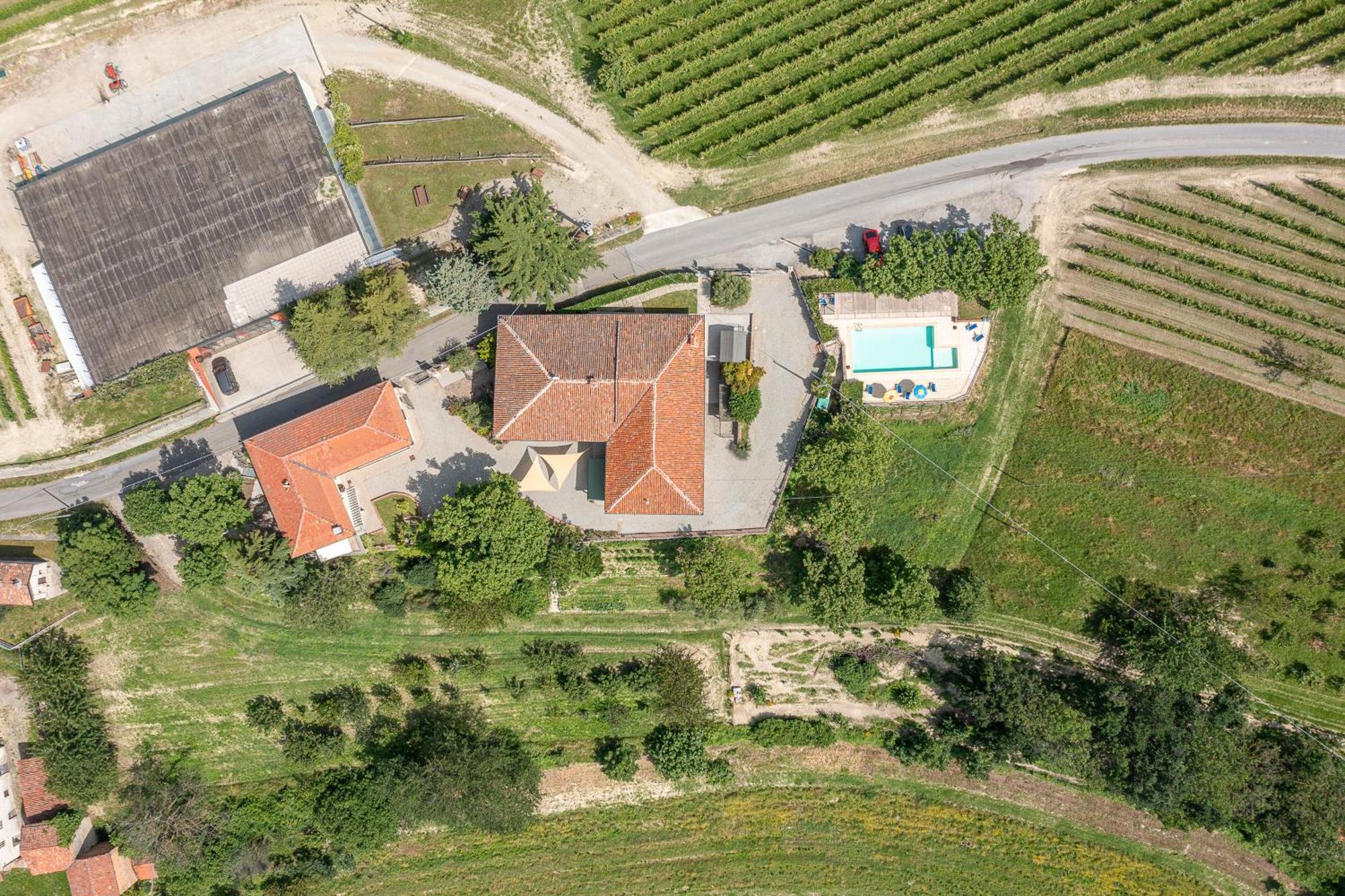 Agriturismo Cantine Bevione - Family Apartments Farigliano Экстерьер фото