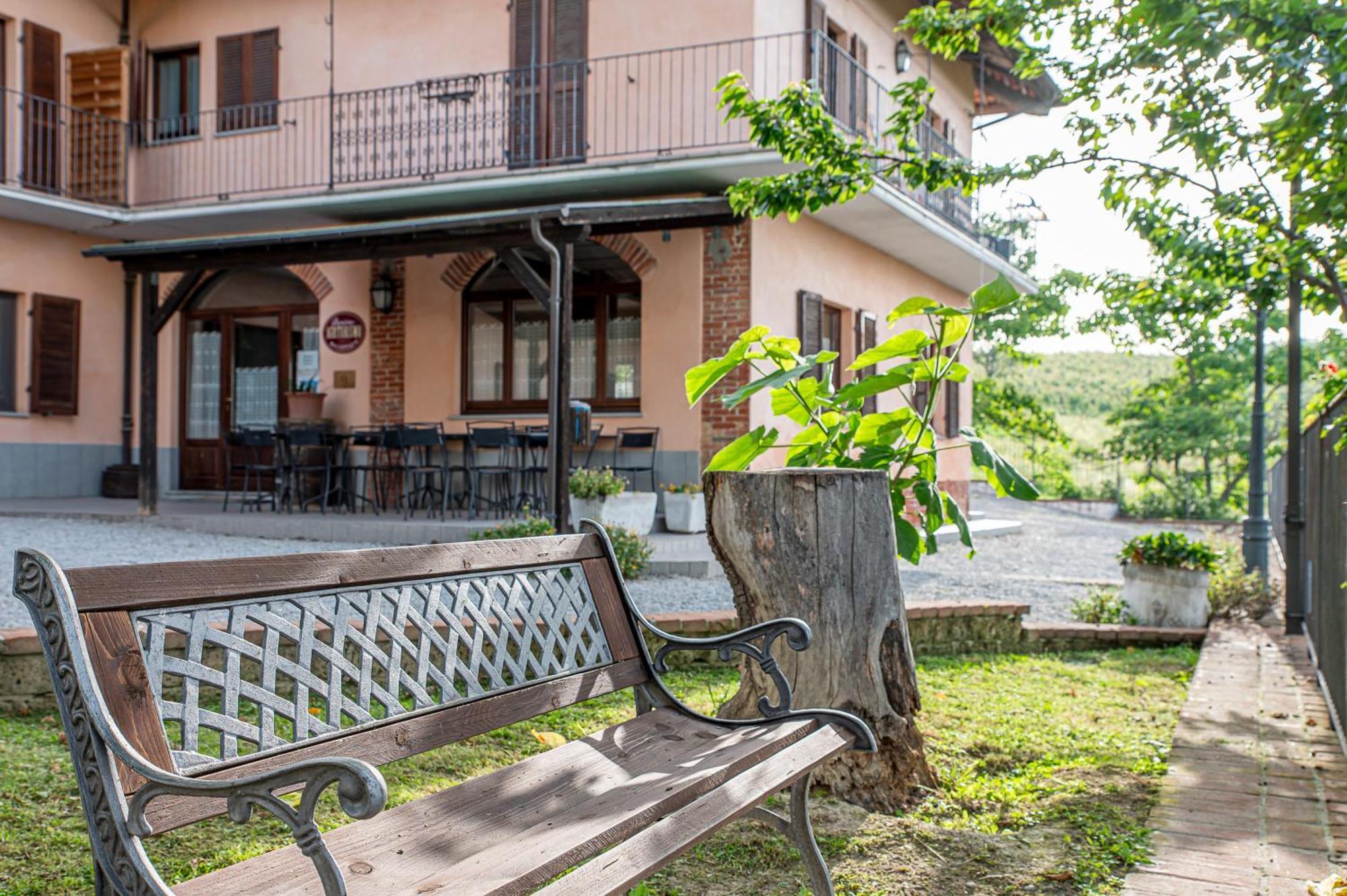 Agriturismo Cantine Bevione - Family Apartments Farigliano Экстерьер фото
