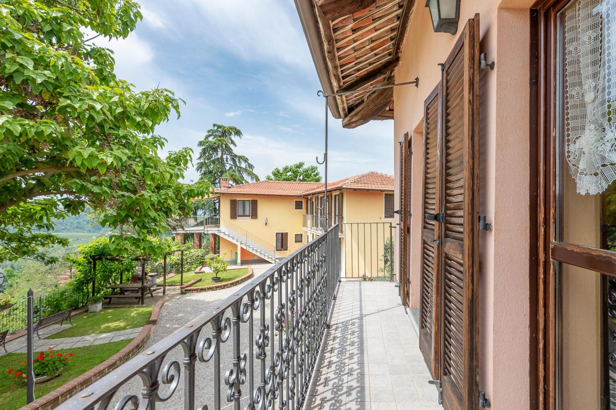 Agriturismo Cantine Bevione - Family Apartments Farigliano Экстерьер фото