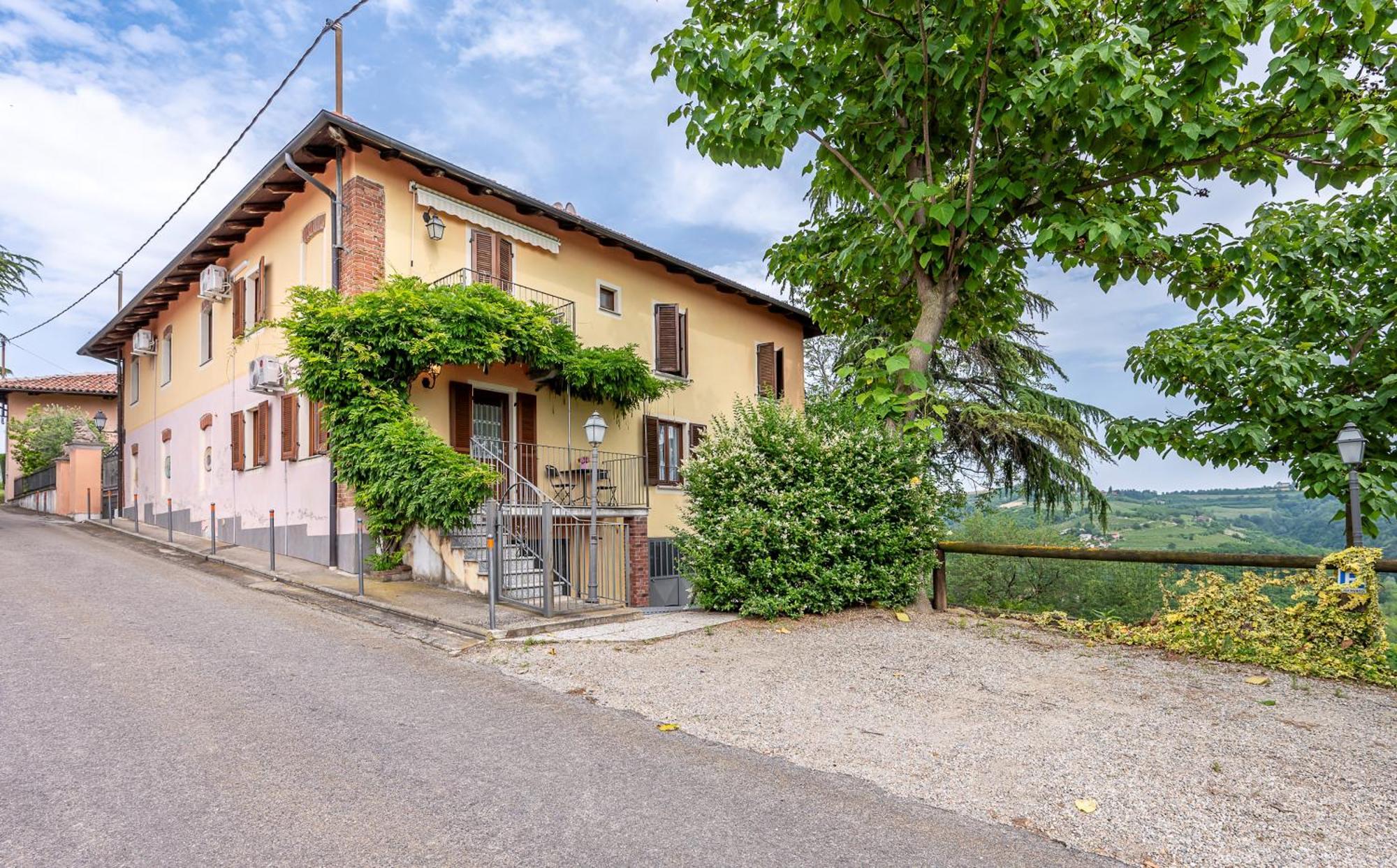 Agriturismo Cantine Bevione - Family Apartments Farigliano Экстерьер фото